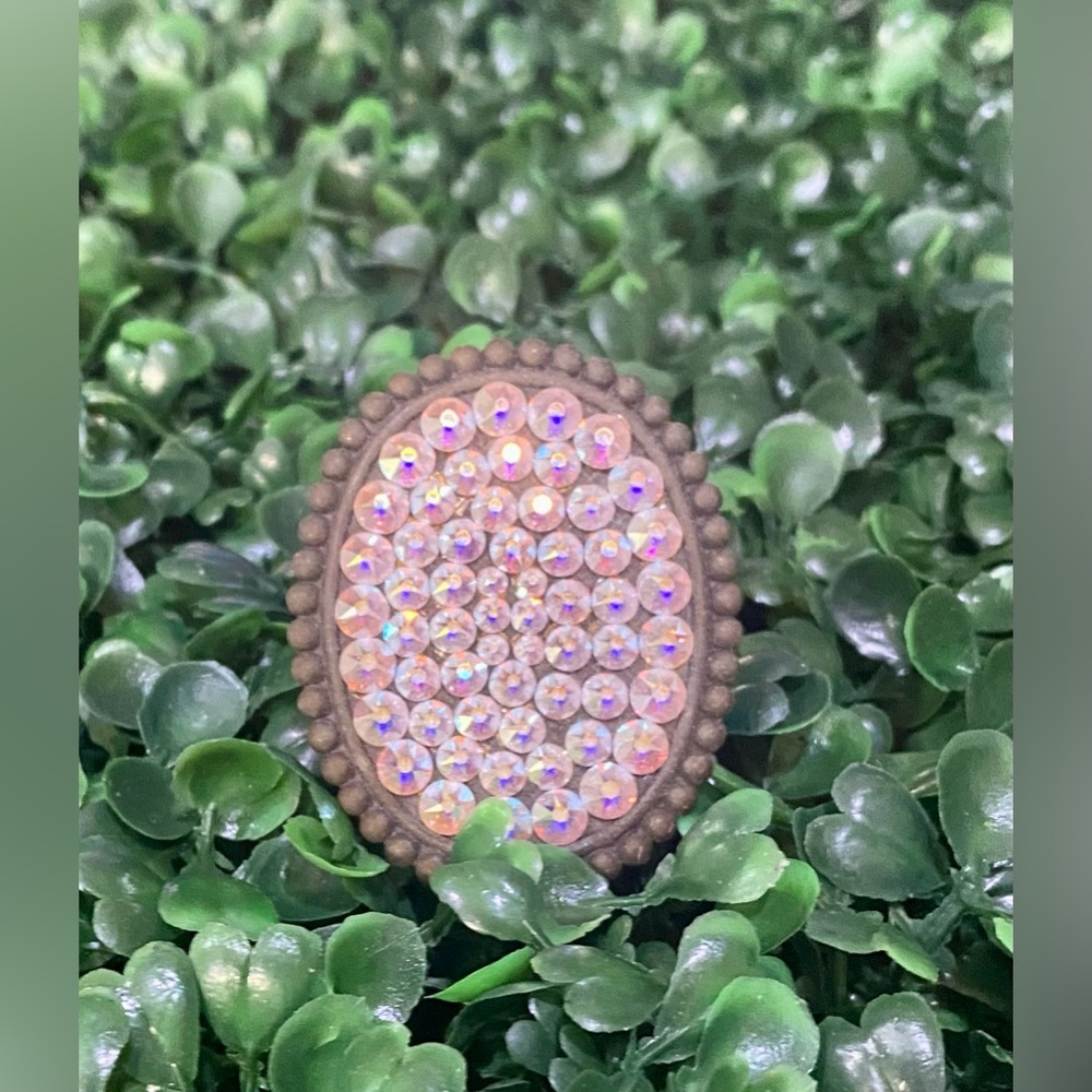 Vintage-Inspired Iridescent Bling Oval Statement Ring